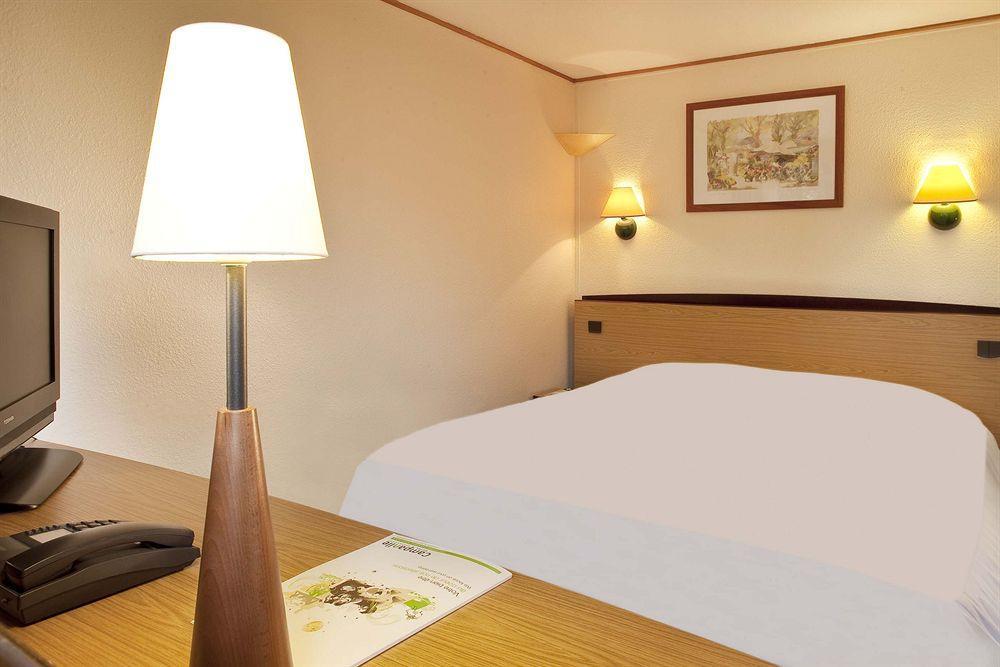 Kyriad Direct Le Havre Est - Gonfreville Номер фото